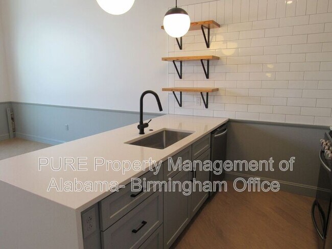 Building Photo - 2212 Morris Ave