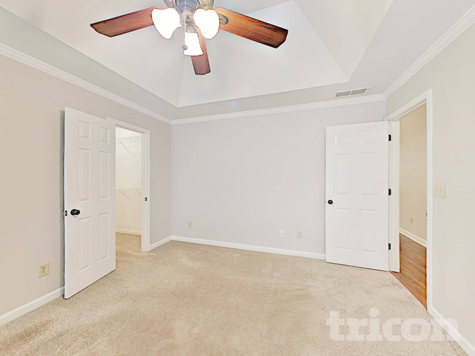 Building Photo - 555 Horseshoe Cir