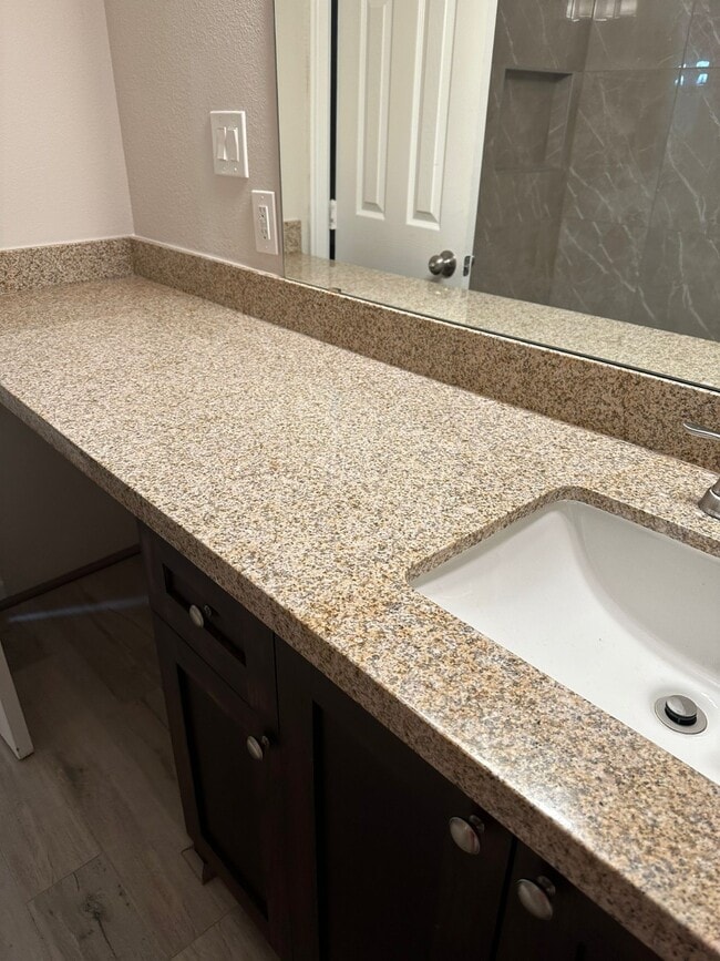 Building Photo - 119 Lakewood Dr