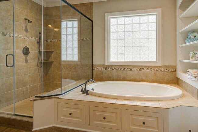 Building Photo - 6884 Ballantrae Pl