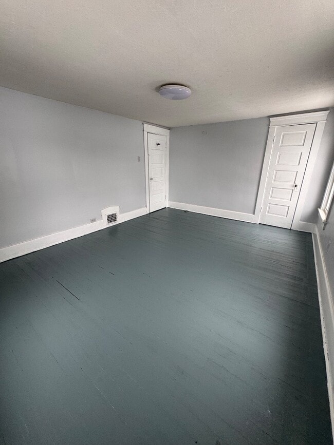 Building Photo - 442 E Thornton St