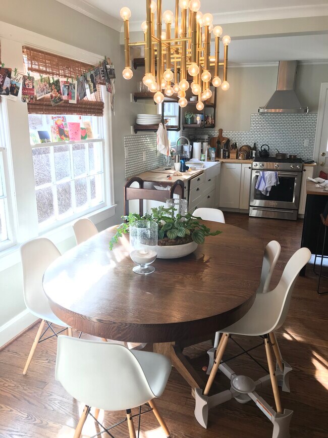 Dining Area - 1427 Melrose Pl