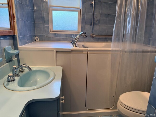 Building Photo - 142 Kamda Blvd