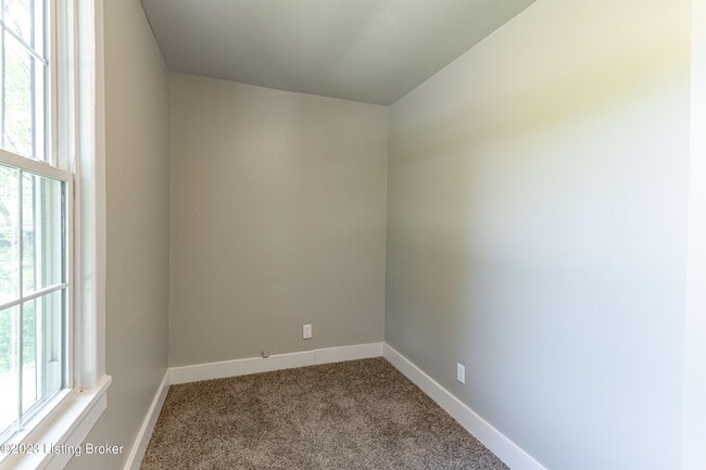 Building Photo - 1886 S Bardstown Rd