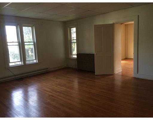 Building Photo - 1064 Park St