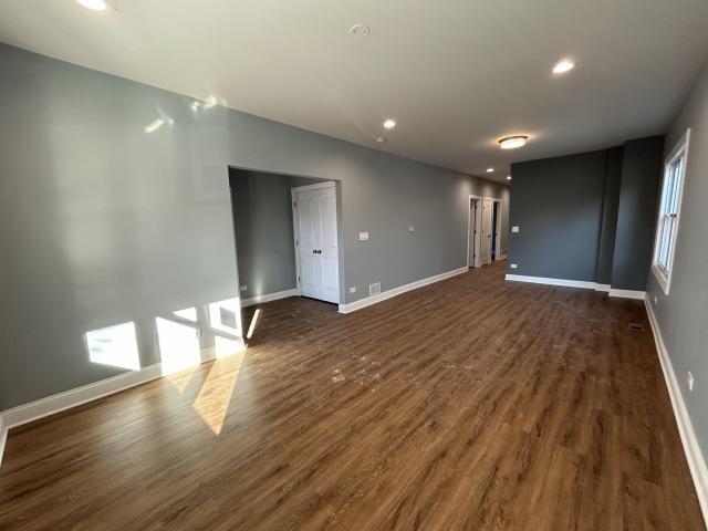 Building Photo - 2 bedroom in Chicago IL 60607