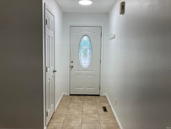 Building Photo - 7872 Sandalwood Dr