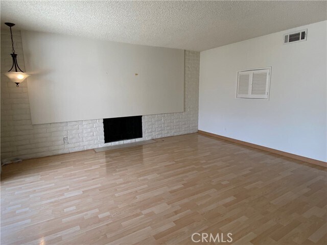 Building Photo - 1555 W 187th St