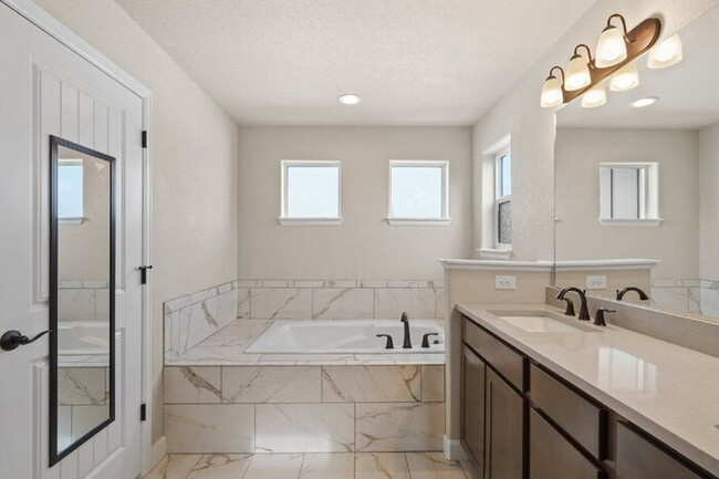 Building Photo - Modern Comfort Meets Mountain Beauty – 4-B...