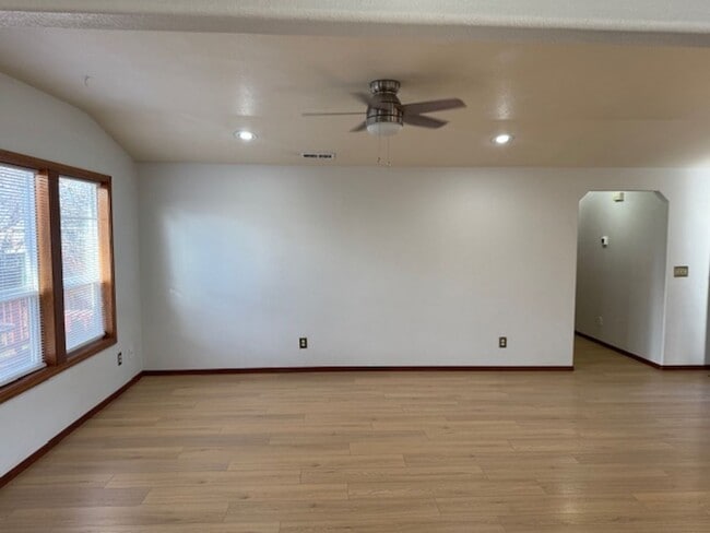 Building Photo - 3-BEDROOM HOME LOCATED ON QUIET CUL-DE-SAC- GARAGE CONVERTED TO ANOTHER ROOM OR STORAGE USE