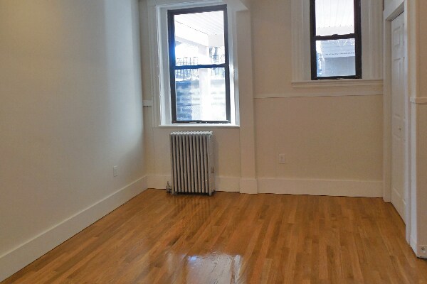 Building Photo - 40 Cedar St