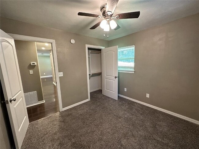 Building Photo - 35 Gore Ln