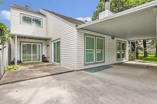 Building Photo - 1746 Cloister Dr