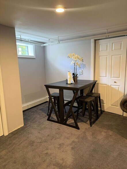 Building Photo - 265 Dunbar Hill Rd