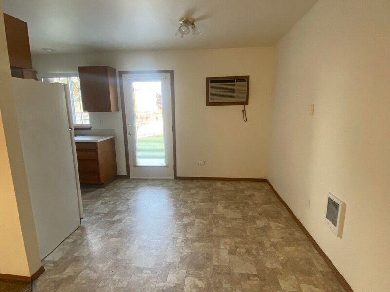Building Photo - 7500 Westbrook Ct