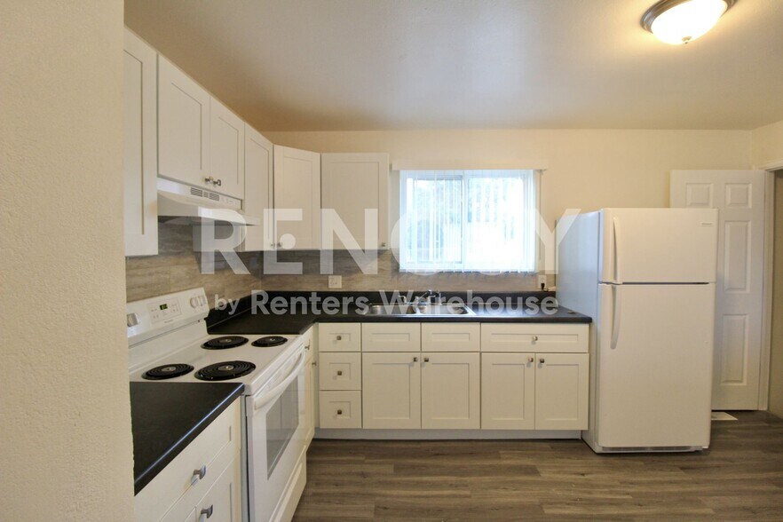 Building Photo - 5241 Victor Wy