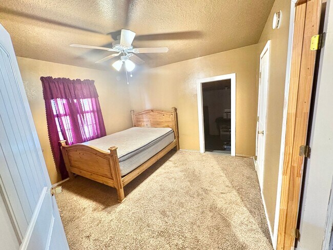 Building Photo - 505 W Polk Ave