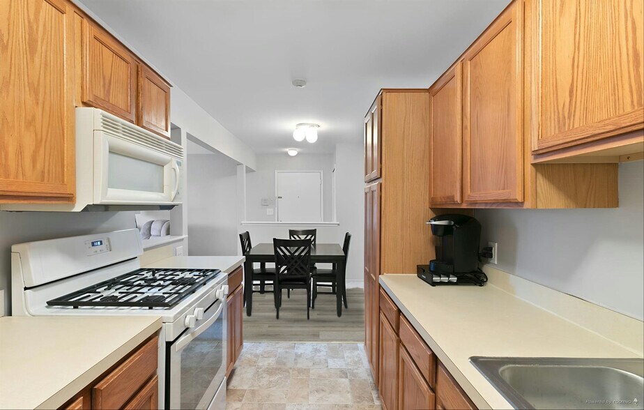 Building Photo - 44489 Savery Dr
