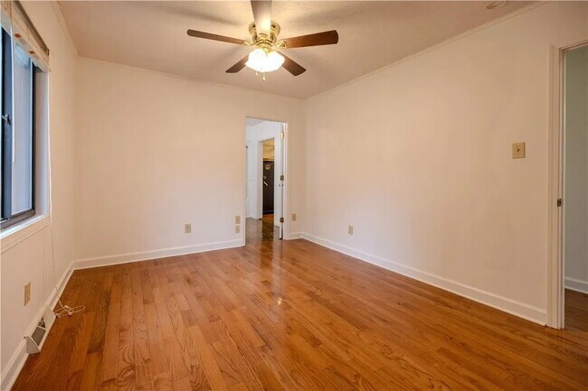 Building Photo - 3 Bedroom Home w/ Workshop and Fenced Yard