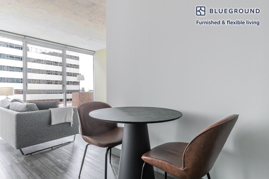 Building Photo - 60 E Randolph St