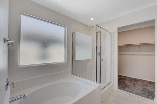 Building Photo - Newer Home in Indian Springs!