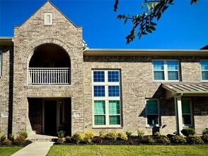 Building Photo - 3672 Wellesley Ave