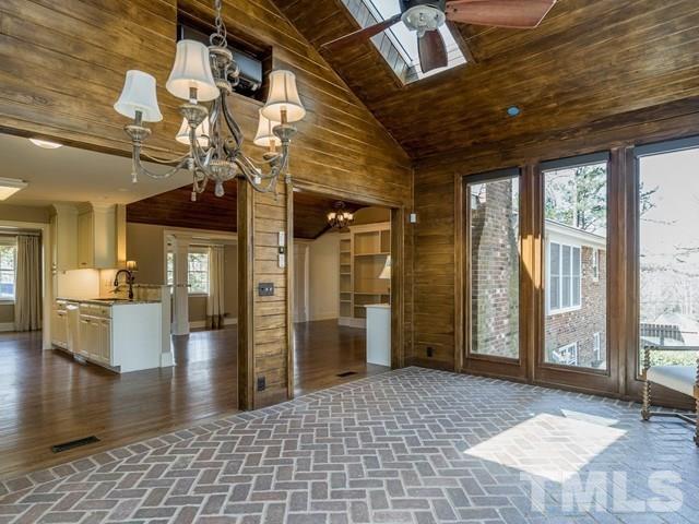 Building Photo - 1208 Glen Eden Dr