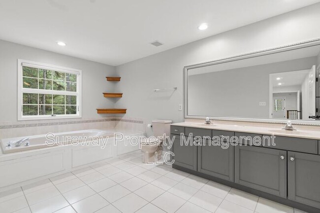 Building Photo - 1 Sweet Gum Ct
