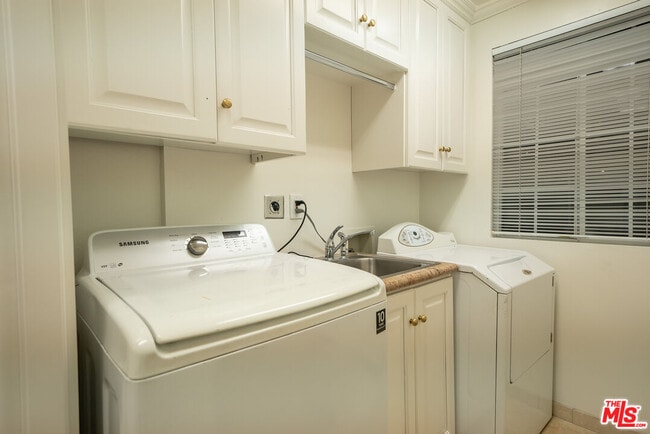 Building Photo - 2461 Jupiter Dr