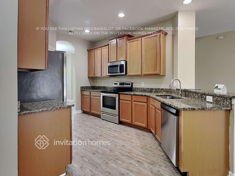 Building Photo - 498 Woodford Dr