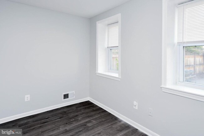 Building Photo - 205 Bates St NW