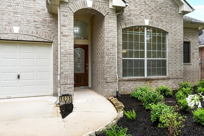Building Photo - 5035 Logans Landing Ln