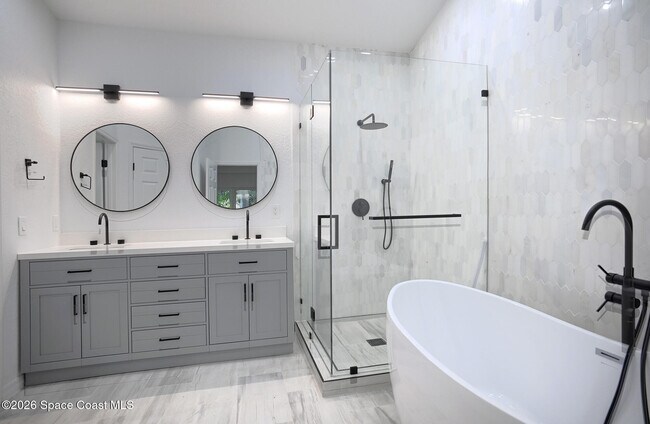 Building Photo - 140 Flores St