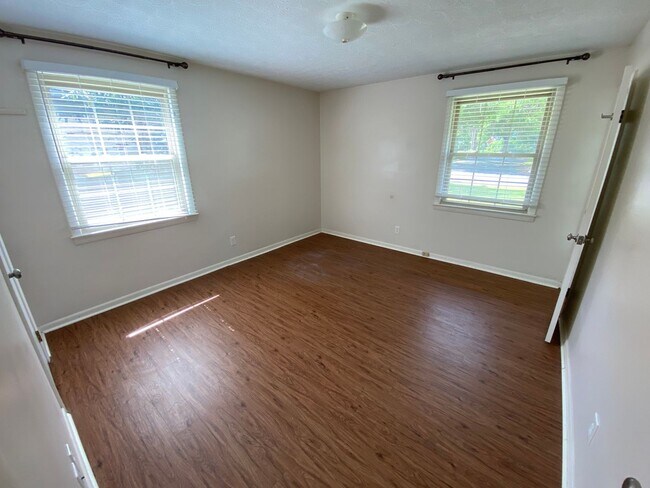 Building Photo - Kensington Park Single Family Home