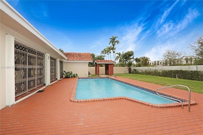 Building Photo - 2220 SW 90th Ave