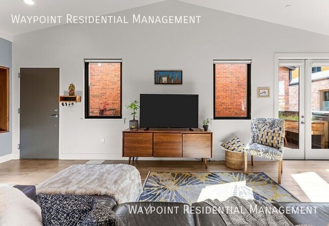 Building Photo - 611 S 8th St