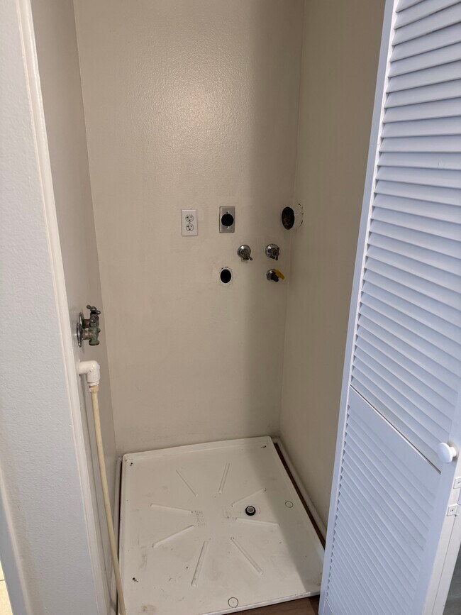 Building Photo - 18123 Erik Ct