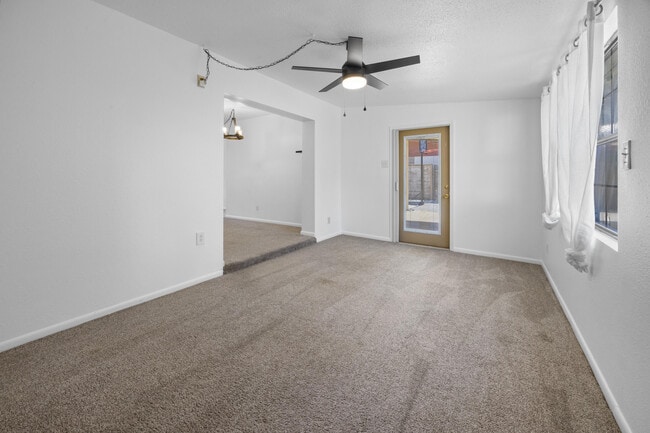 Building Photo - 435 Argyle Ct