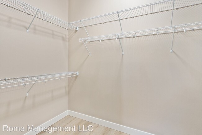 Building Photo - 425 W Lake Samish Dr