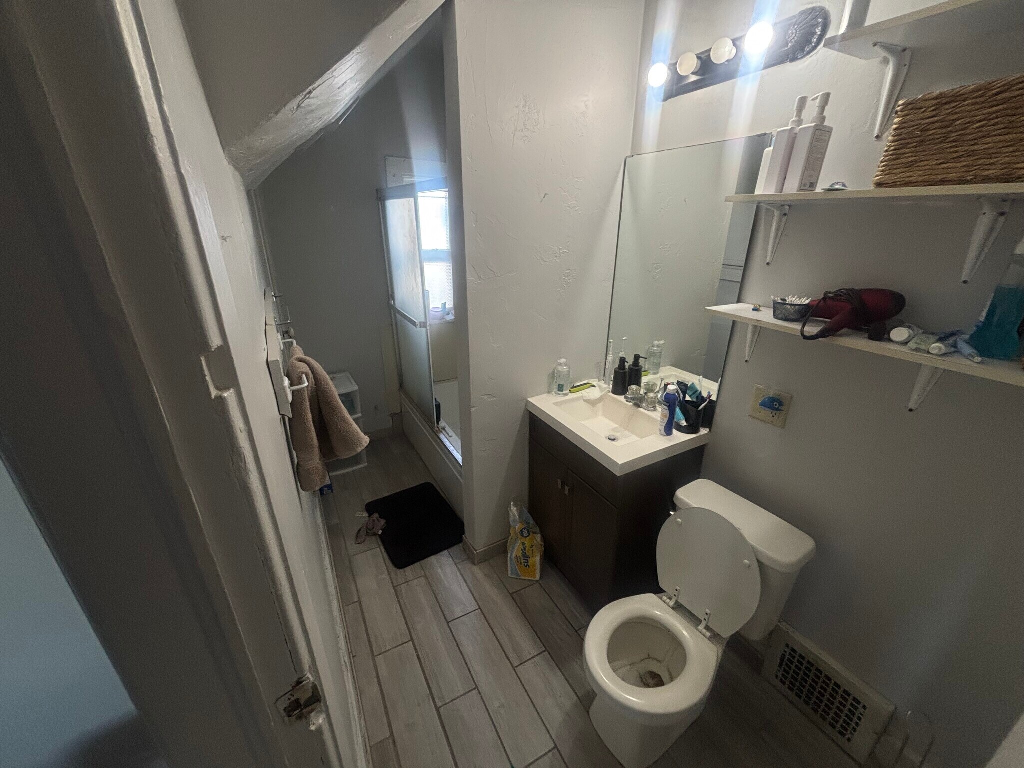 Building Photo - 846 McKinley St