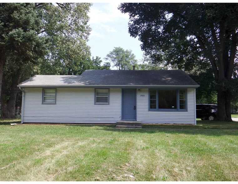 Front - 1903 N Central Ave