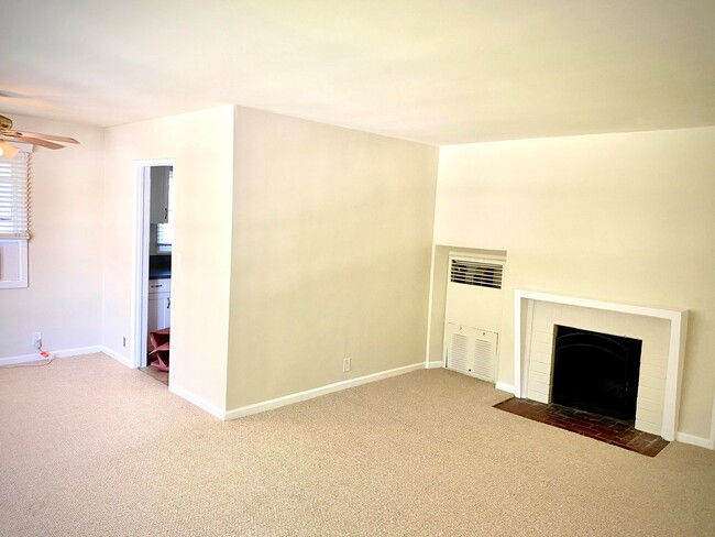 Living Room - 1729 Raymond Hill Rd