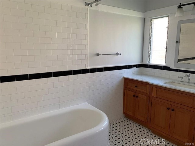 Building Photo - 415 W Malvern Ave