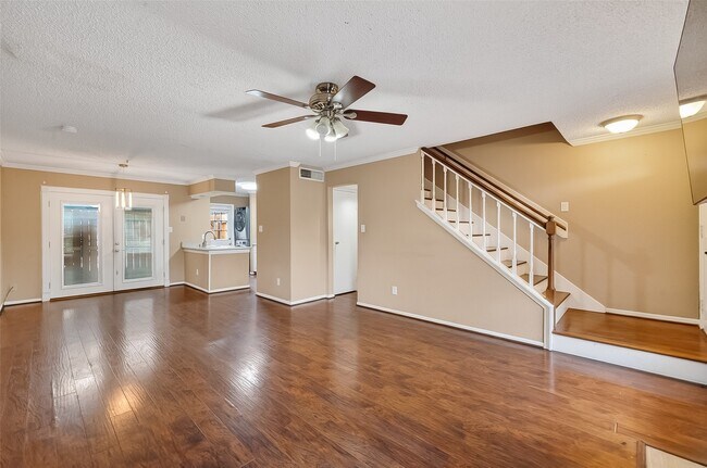 Building Photo - 10615 Briar Forest Dr