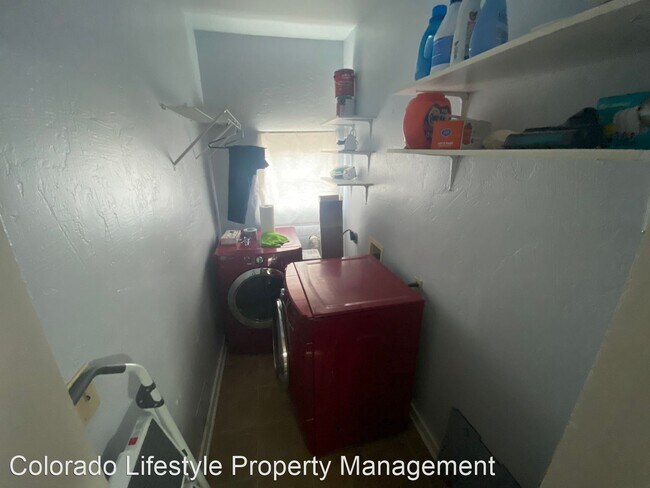 Building Photo - 2 br, 1 bath House - 1340 E 3rd Ave