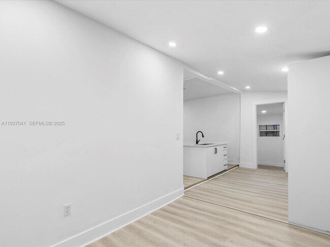 Building Photo - 6318 NW 19th Ct