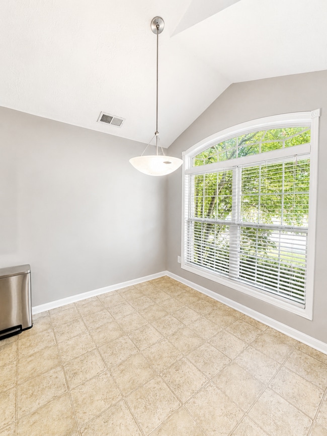 Building Photo - 10417 Leven Blvd