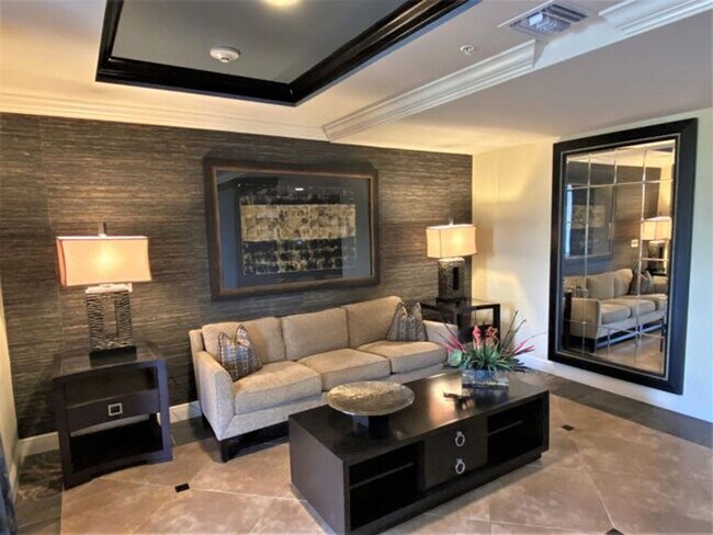 Building Photo - 4905 Midtown Ln