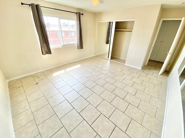 Building Photo - CUTE ONE BEDROOM / ONE BATH APARTMENT UNIT!