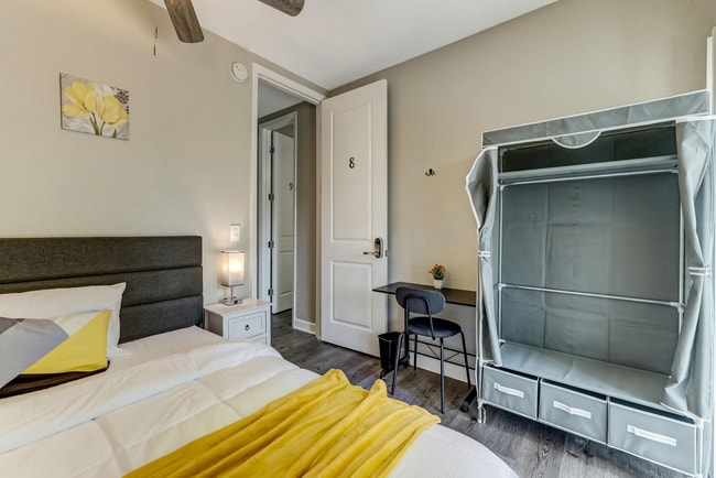 Building Photo - 6105 Duke Rd